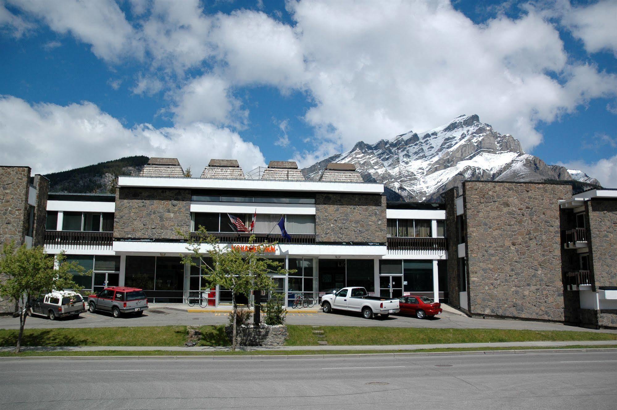 Banff Voyager Inn Exterior foto