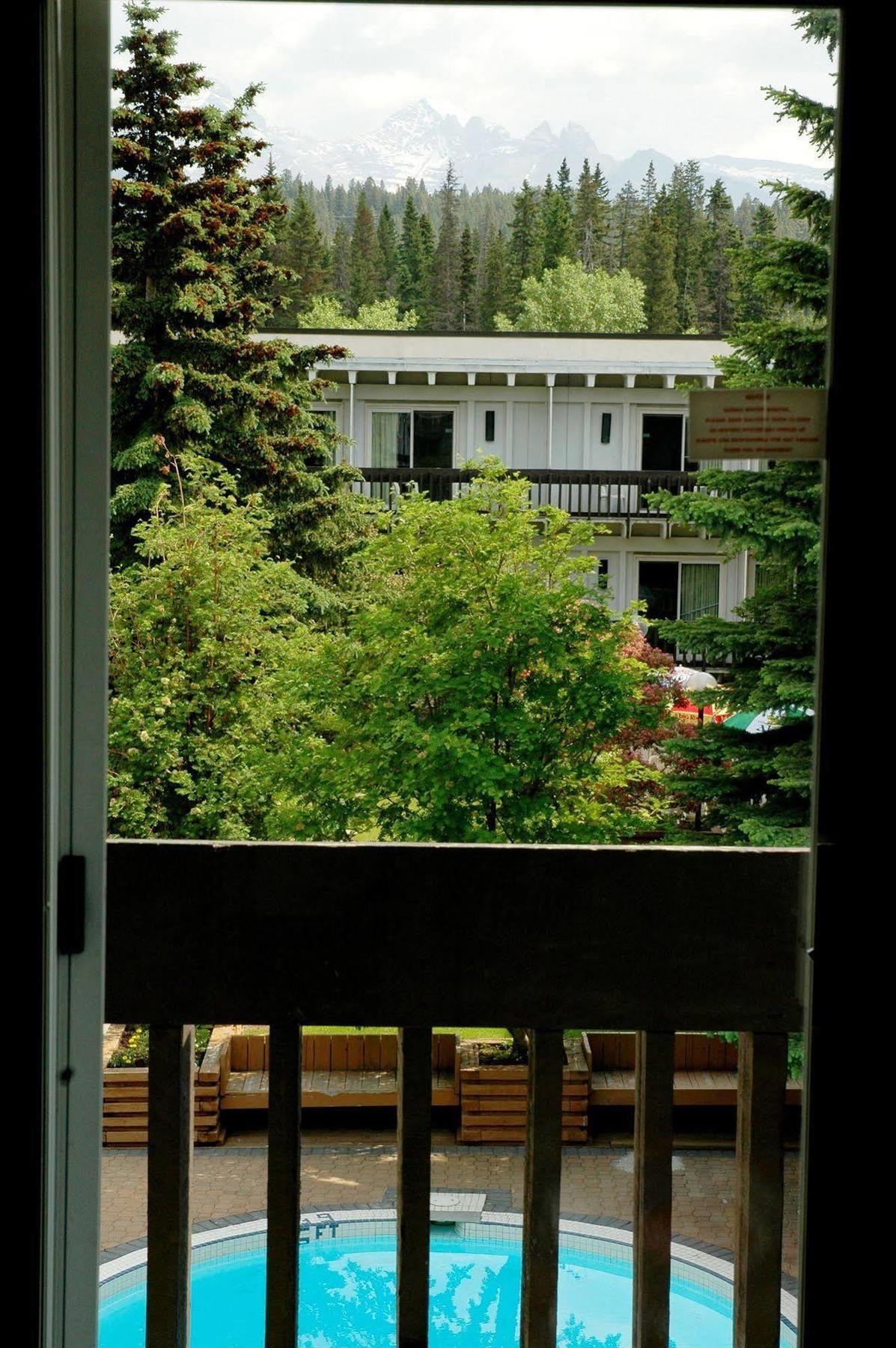 Banff Voyager Inn Exterior foto